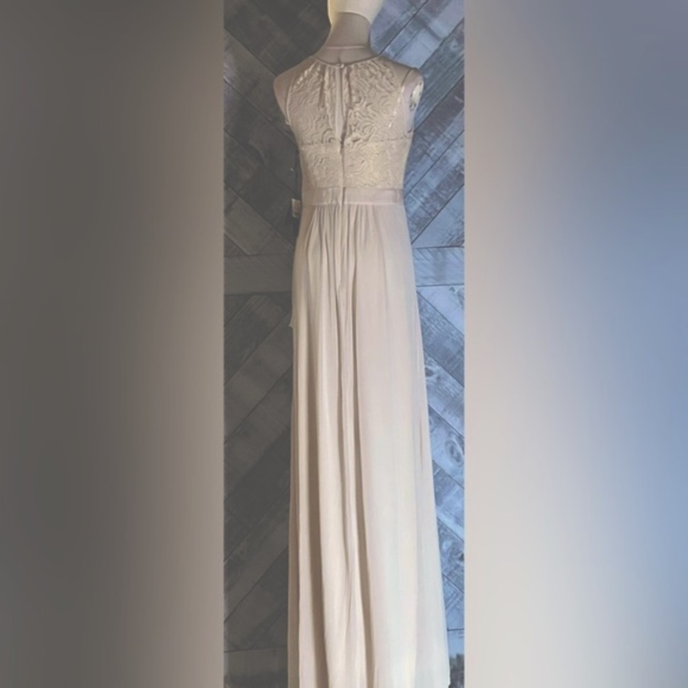ADRIANNA PAPELL NWT LACE ILLUSION HALTER GOWN - Picture 8 of 11